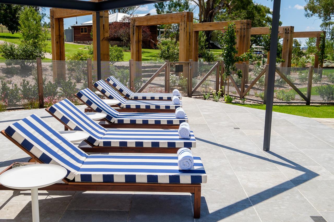 Goonoo Goonoo Station Hotel Tamworth Eksteriør billede Pool at the Hotel